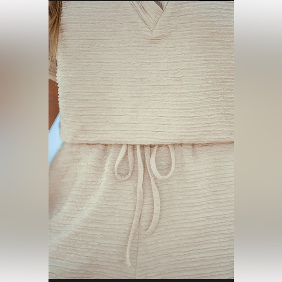 Neutral V-Neck Drawstring Romper - Picture 4 of 4